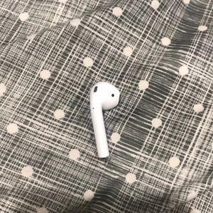 2nd generation AirPod Right only 🦋